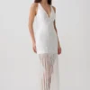 Abigail maxi-jurk met V-hals en franjes – Wit Abigail maxi-jurk met V-hals en franjes – Wit