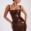 Adoria maxi-jurk met pailletten en uitsnijdingen – Chocoladebruin Adoria maxi-jurk met pailletten en uitsnijdingen – Chocoladebruin