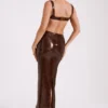 Adoria maxi-jurk met pailletten en uitsnijdingen – Chocoladebruin Adoria maxi-jurk met pailletten en uitsnijdingen – Chocoladebruin
