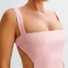 Adoria maxi-jurk met pailletten en uitsnijdingen – lichtroze Adoria maxi-jurk met pailletten en uitsnijdingen – lichtroze