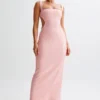 Adoria maxi-jurk met pailletten en uitsnijdingen – lichtroze Adoria maxi-jurk met pailletten en uitsnijdingen – lichtroze