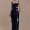 Adoria maxi-jurk met pailletten en uitsnijdingen – marineblauw Adoria maxi-jurk met pailletten en uitsnijdingen – marineblauw