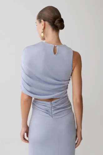 Adrienne Lurex-top met één schouder – Pastelblauw