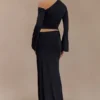Ainsley asymmetrische maxi-rok met bloemendetails – Zwart Ainsley asymmetrische maxi-rok met bloemendetails – Zwart