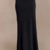 Ainsley asymmetrische maxi-rok met bloemendetails – Zwart Ainsley asymmetrische maxi-rok met bloemendetails – Zwart