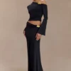 Ainsley asymmetrische maxi-rok met bloemendetails – Zwart Ainsley asymmetrische maxi-rok met bloemendetails – Zwart