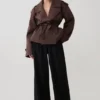 Alden kort trenchcoat – Chocoladebruin Alden kort trenchcoat – Chocoladebruin