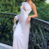 Alexius gebreide maxi-jurk met één schouder – oudroze Alexius gebreide maxi-jurk met één schouder – oudroze
