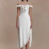 Allegra off-shoulder midi-jurk met ruches – ivoor Allegra off-shoulder midi-jurk met ruches – ivoor