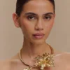 Allona bloemenchoker – goud Allona bloemenchoker – goud