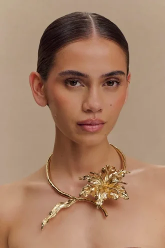 Allona bloemenchoker – goud Allona bloemenchoker – goud