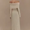 Alonza gebreide midi-jurk met lange mouwen – Crème Alonza gebreide midi-jurk met lange mouwen – Crème