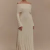 Alonza gebreide midi-jurk met lange mouwen – Crème Alonza gebreide midi-jurk met lange mouwen – Crème