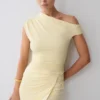 Alyn mini-jurk met gedrapte schouderbandjes – Lemon Alyn mini-jurk met gedrapte schouderbandjes – Lemon