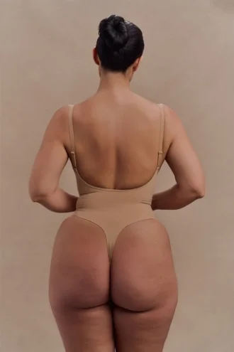 Alyssa rugloze shapewear-bodysuit – Beige