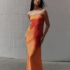 Amaya strapless chiffon maxi-jurk – Koi Orchid-print Amaya strapless chiffon maxi-jurk – Koi Orchid-print