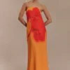 Amaya strapless chiffon maxi-jurk – Koi Orchid-print Amaya strapless chiffon maxi-jurk – Koi Orchid-print