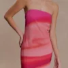 Amaya strapless chiffon maxi-jurk – roze zonsondergangprint Amaya strapless chiffon maxi-jurk – roze zonsondergangprint