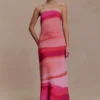 Amaya strapless chiffon maxi-jurk – roze zonsondergangprint Amaya strapless chiffon maxi-jurk – roze zonsondergangprint