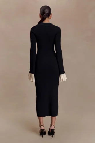Amirose midi-jurk van gebreid materiaal met ruches – Zwart