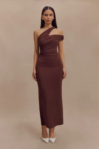 Anastasia midi-jurk met één schouder van modal – Mahonie
