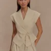 Andina linnen top met korte mouwen – naturel beige Andina linnen top met korte mouwen – naturel beige