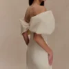 Angelica Taffeta Off-Shoulder Bruidsjurk – Zacht Beige Angelica Taffeta Off-Shoulder Bruidsjurk – Zacht Beige