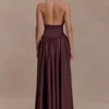Angelina scuba halter midi-jurk – Chocolade Angelina scuba halter midi-jurk – Chocolade