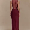 Angelique maxi-jurk van crêpe met kralen – Wijnrood Angelique maxi-jurk van crêpe met kralen – Wijnrood