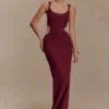 Angelique maxi-jurk van crêpe met kralen – Wijnrood Angelique maxi-jurk van crêpe met kralen – Wijnrood