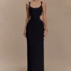 Angelique maxi-jurk van crêpe met kralen – Zwart Angelique maxi-jurk van crêpe met kralen – Zwart