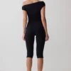 Anh jumpsuit met één schouder van modal – Zwart Anh jumpsuit met één schouder van modal – Zwart