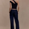 Anna modale top met één schouder – Zwart Anna modale top met één schouder – Zwart