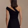 Anna modale top met één schouder – Zwart Anna modale top met één schouder – Zwart