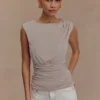 Anthony top met korte mouwen – Taupe Anthony top met korte mouwen – Taupe