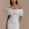 Aphrodite mini-jurk van crêpe met blote schouders – ivoor Aphrodite mini-jurk van crêpe met blote schouders – ivoor