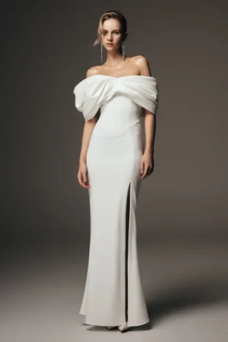 Aphrodite off-shoulder crêpe jurk – ivoor