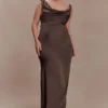 Ashley maxi-jurk met cowl-hals, kant en satijn – mokka Ashley maxi-jurk met cowl-hals, kant en satijn – mokka