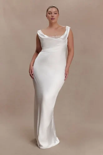 Ashley maxi-jurk met cowl-hals van kant en satijn – ivoor