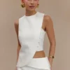 Astrid asymmetrische mouwloze top – Wit Astrid asymmetrische mouwloze top – Wit