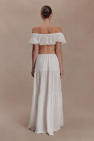 Autumn off-shoulder broderie-top – Wit