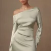 Avery maxi-jurk met lange mouwen – Salie Avery maxi-jurk met lange mouwen – Salie