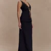 Axton maxi-jurk met lage halslijn – Zwart Axton maxi-jurk met lage halslijn – Zwart