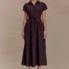 Aysha linnen midi-jurk met knopen – Chocoladebruin Aysha linnen midi-jurk met knopen – Chocoladebruin
