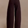 Beatrix Denim-jeans met hoge taille – Chocoladebruin Beatrix Denim-jeans met hoge taille – Chocoladebruin