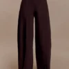 Beatrix Denim-jeans met hoge taille – Chocoladebruin Beatrix Denim-jeans met hoge taille – Chocoladebruin