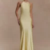 Bella satijnen halter maxi-jurk – Lemon Bella satijnen halter maxi-jurk – Lemon