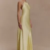 Bella satijnen halter maxi-jurk – Lemon Bella satijnen halter maxi-jurk – Lemon
