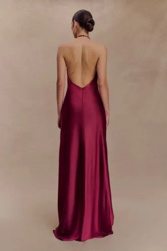 Bella satijnen halter maxi-jurk – Mahonie