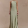 Bella satijnen halter maxi-jurk – salie Bella satijnen halter maxi-jurk – salie